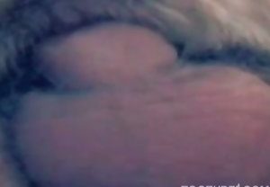 Ele comeu a cadela com todo o carinho em casa