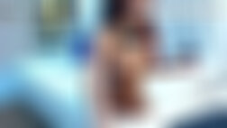 Cachorro enche a dona loira novinha de rola até cansar